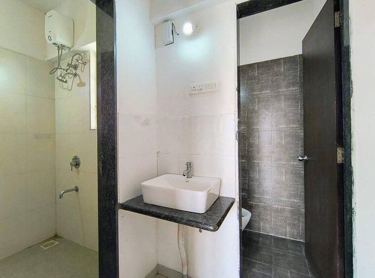 Bathroom, mantra-insignia 1 Bedroom 585 Sq.Ft. Apartment In Mundhwa Pune 10457568