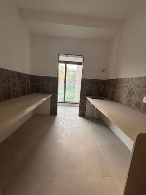 Room in 4 BHK Apartment at Kanakia Silicon Valley, Powai – for Rent