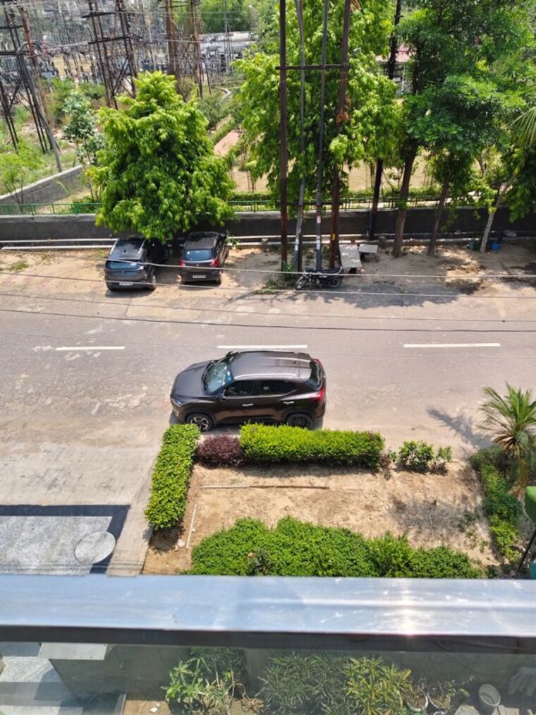  Parking, defence-enclave-noida 3 Bedroom 2400 Sq.Ft. Apartment In Sector 44 Noida 10457577