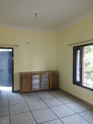 2 BHK Builder Floor For Rent in Sector 16