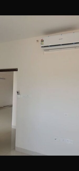 Room in 2.5 BHK Apartment at My Home Sayuk, Tellapur – for Rent