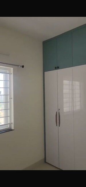 Room in 2.5 BHK Apartment at My Home Sayuk, Tellapur – for Rent
