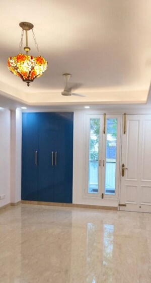 Bedroom in 4 BHK Builder Floor at South Extension ii – for Sale
