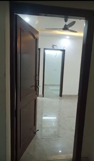 Building Lobby in 2 BHK Villa at Dlf Phase I – for Rent