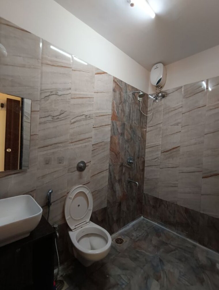 Bathroom, asmita-sand-dunes 2 Bedroom 900 Sq.Ft. Apartment In Malad West Mumbai 10457601