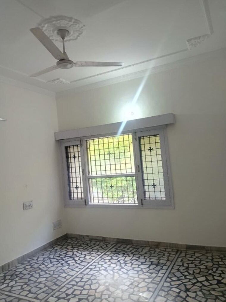 Room, sector 16 2 Bedroom 2000 Sq.Ft. Builder Floor In Sector 16 Panchkula 10457604