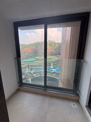 Room in 4 BHK Apartment at Kanakia Silicon Valley, Powai – for Rent