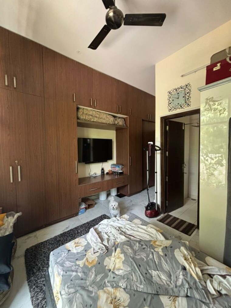 Bedroom, dlf-express-greens 3 Bedroom 275 Sq.Yd. Apartment In Manesar Sector 1a Gurgaon 10457622