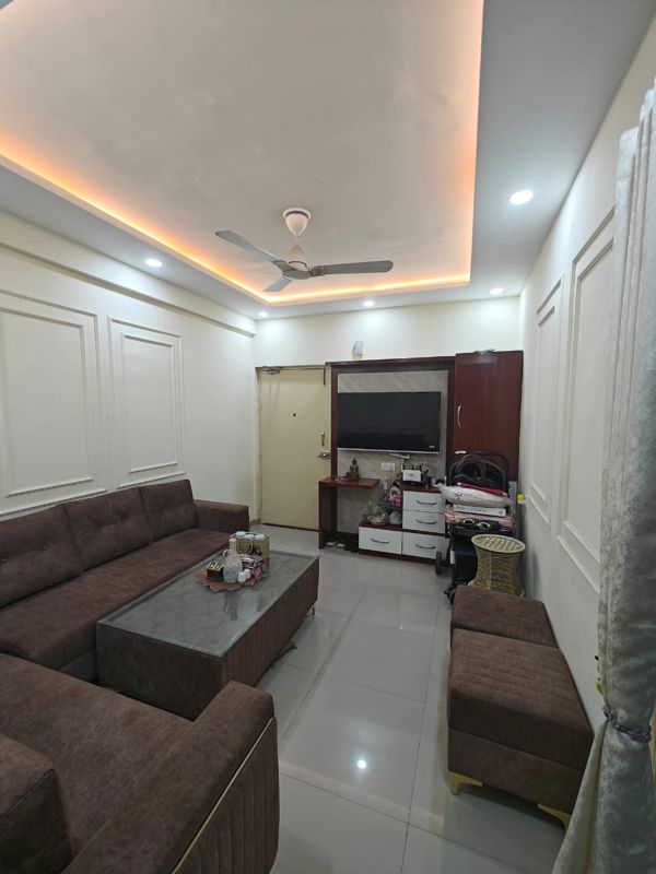 2 BHK 700 Sq.Ft. Apartment in Pyramid Square 67A