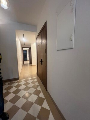 4 BHK Builder Floor – Entrance View at Kailash Colony - for Rent