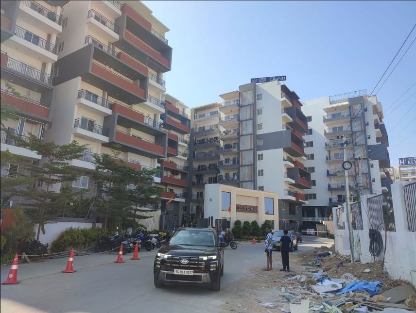 3 BHK + Pooja Room Apartment For Rent in Narsingi