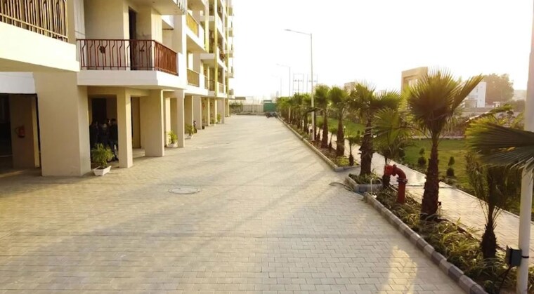Exterior View, skyline-park 2 Bedroom 1275 Sq.Ft. Penthouse In Vip Road Zirakpur 10457662
