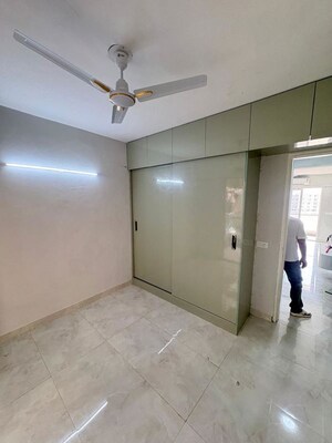 Room in 2 BHK Apartment at Signature Global Signum 37D, Sector 37d – for Rent