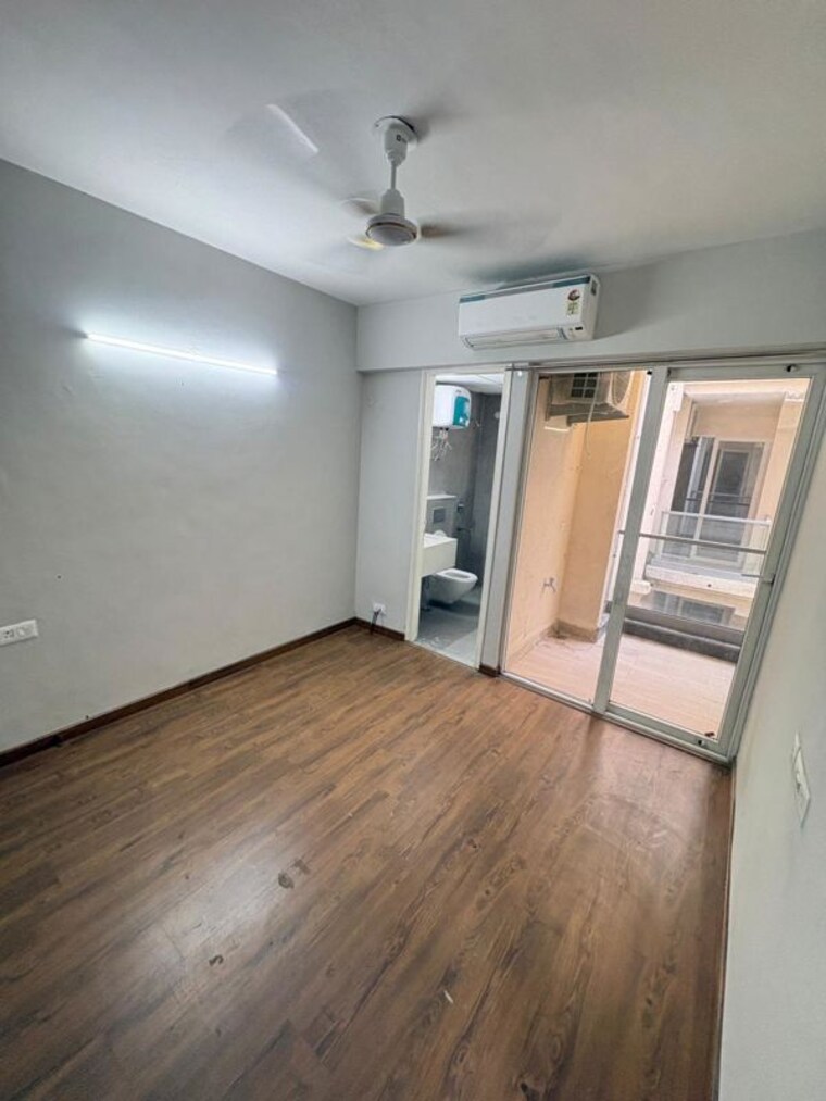 Room, signature-global-signum-37d 2 Bedroom 1200 Sq.Ft. Apartment In Sector 37d Gurgaon 10457663