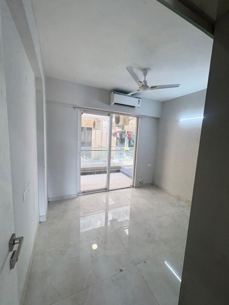 Room, signature-global-signum-37d 2 Bedroom 1200 Sq.Ft. Apartment In Sector 37d Gurgaon 10457663