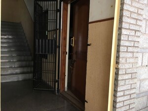 Staircase in 2 BHK Apartment at Kammanahalli – for Rent