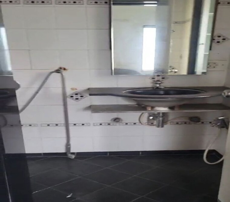 Bathroom, dadar east 4 Bedroom 1200 Sq.Ft. Apartment In Dadar East Mumbai 10457692