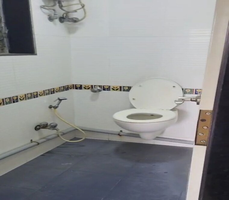 Bathroom, dadar east 4 Bedroom 1200 Sq.Ft. Apartment In Dadar East Mumbai 10457692