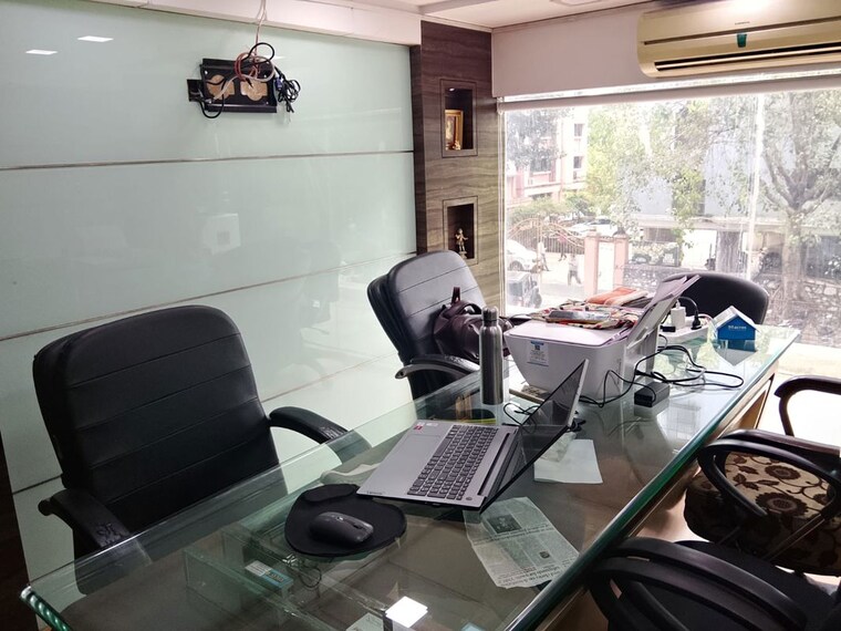 Team Area, om-heera-panna-mall Commercial Office Space 250 Sq.Ft. In Andheri West Mumbai 10457699