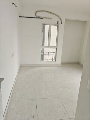 Room in 4 BHK Apartment at Vinayak Vista, Lake Town – for Sale