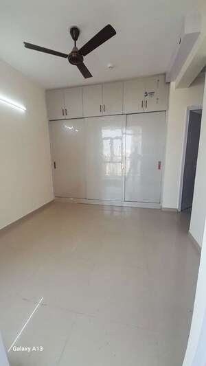 2 BHK Apartment For Rent in Pareena Om Apartments, Sector 112