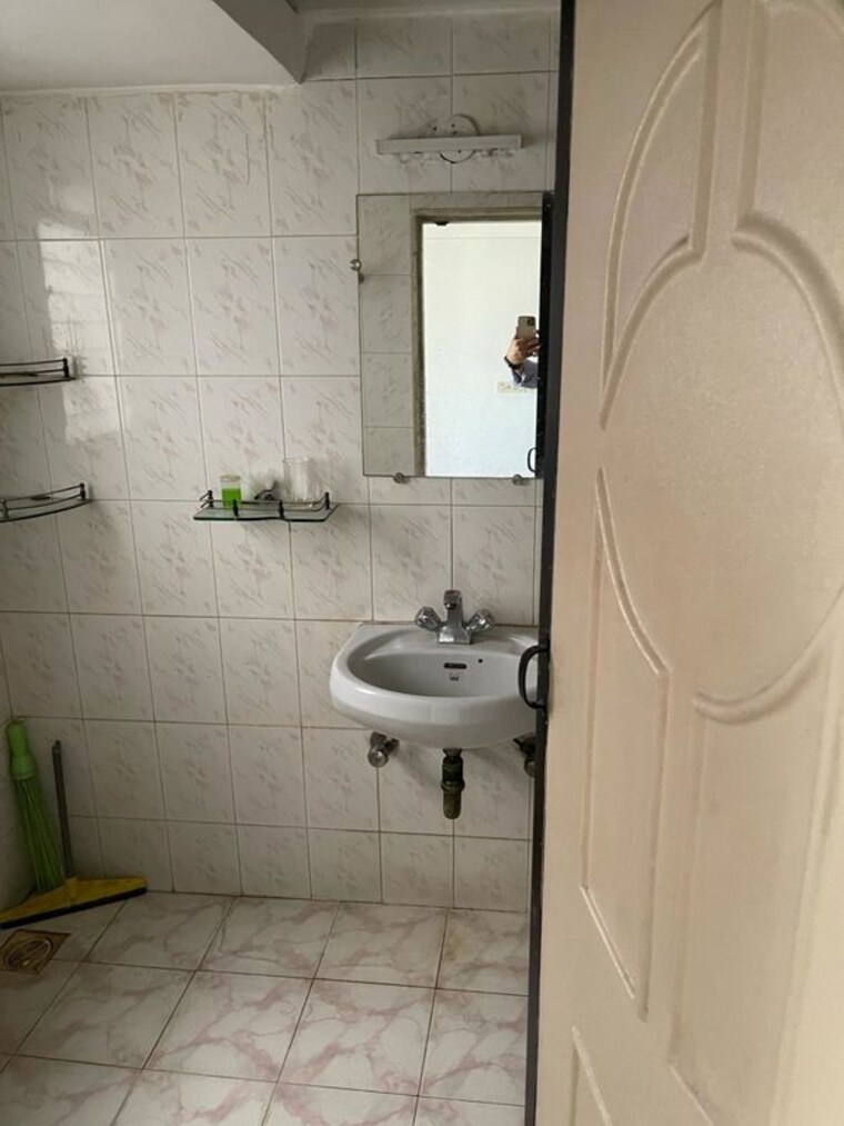 Bathroom, serenity-complex 3 Bedroom 150 Sq.Ft. Apartment In Andheri West Mumbai 10457715