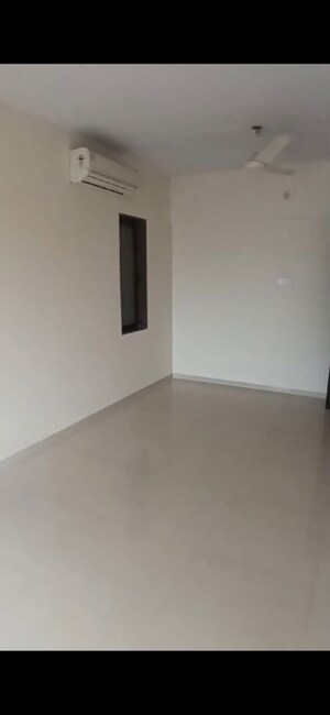 Room in 2 BHK Apartment at Poddar Shri Ganesh Apartment, Goregaon West – for Rent