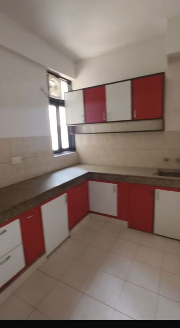 Kitchen, emenox-brave-hearts 3.5 Bedroom 1480 Sq.Ft. Apartment In Raj Nagar Extension Ghaziabad 10457780