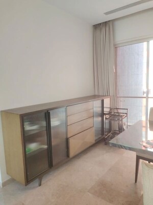 Room in 3.5 BHK Apartment at Lodha Fiorenza, Goregaon East – for Rent