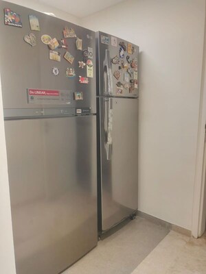 Room in 3.5 BHK Apartment at Lodha Fiorenza, Goregaon East – for Rent