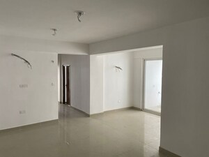 Room in 3.5 BHK Apartment at Rishita Mulberry Heights, Sushant Golf City – for Rent