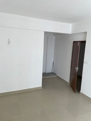 Room in 3.5 BHK Apartment at Rishita Mulberry Heights, Sushant Golf City – for Rent