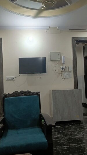 Team Area in 2 BHK Builder Floor at Dwarka Mor – for Rent
