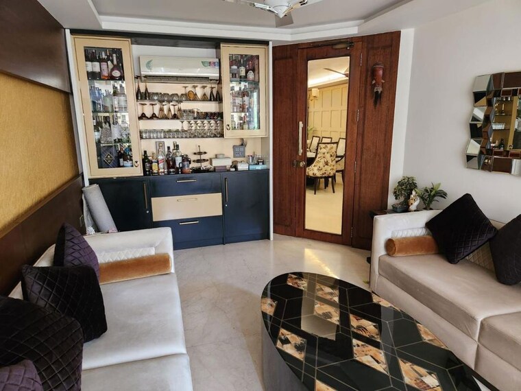 Living Room, sushant lok i 4 Bedroom 300 Sq.Yd. Builder Floor In Sushant Lok I Gurgaon 10457825