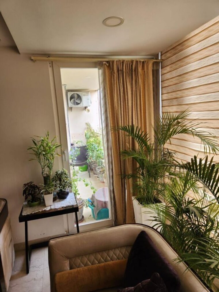 Balcony, sushant lok i 4 Bedroom 300 Sq.Yd. Builder Floor In Sushant Lok I Gurgaon 10457825