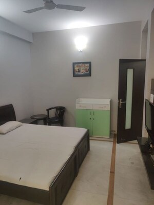 Team Area in 2 BHK Builder Floor at Ardee City, Sector 52 – for Rent