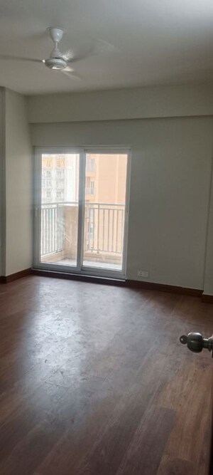 Room in 2 BHK Apartment at Shri Radha Sky Gardens, Sector 16b Greater Noida – for Rent