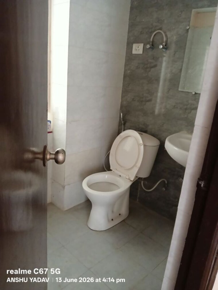 Bathroom, amrapali-o2-valley 3 Bedroom 1045 Sq.Ft. Apartment In Tech Zone 4 Greater Noida Greater Noida 10447417