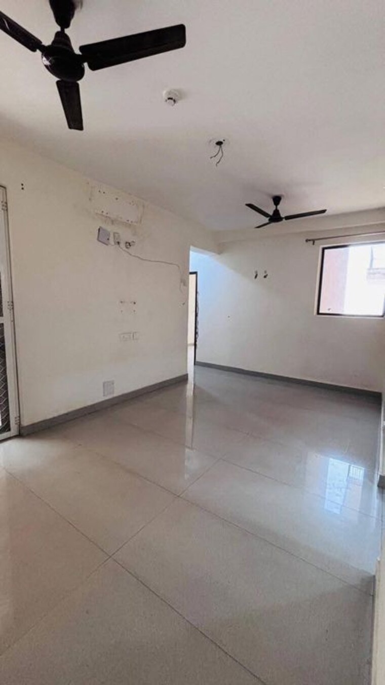 Room, crc-sublimis 2.5 Bedroom 1160 Sq.Ft. Apartment In Sector 1 Greater Noida Greater Noida 10457884