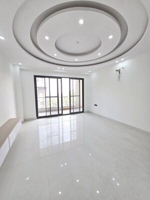 Room in 4 BHK Builder Floor at Green Fields Colony – for Sale