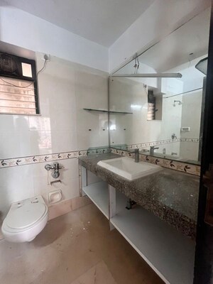 Attached Bathroom in  Apartment at Lokhandwala Complex – for Rent