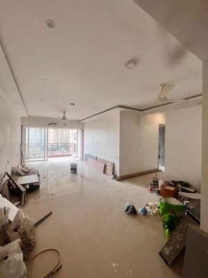 Apartment For Rent in Lokhandwala Complex