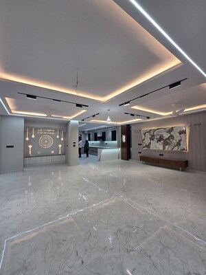 Parking in 4 BHK Builder Floor at Green Fields Colony – for Sale