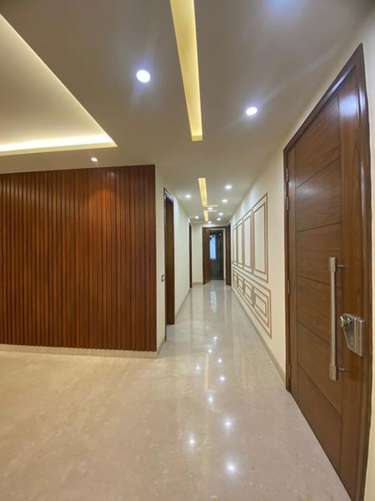 Room, dlf-express-greens 4 Bedroom 300 Sq.Yd. Apartment In Manesar Sector 1a Gurgaon 10457916