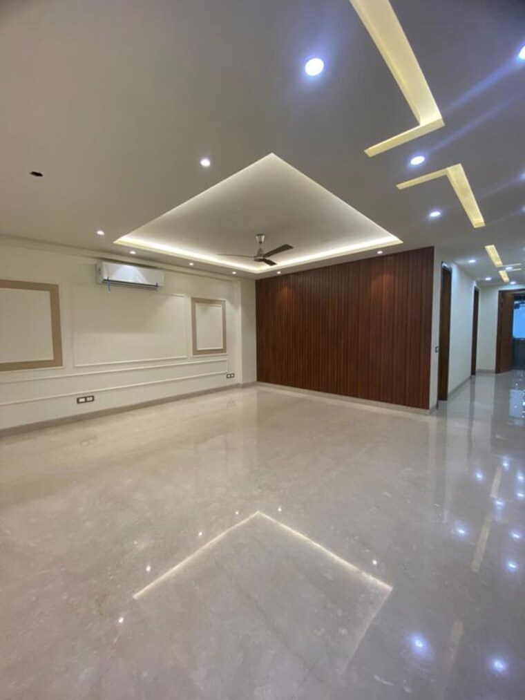 Room, dlf-express-greens 4 Bedroom 300 Sq.Yd. Apartment In Manesar Sector 1a Gurgaon 10457916