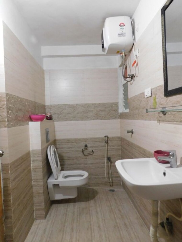 Bathroom, bliss-aruna 3 Bedroom 1700 Sq.Ft. Apartment In East Marredpally Hyderabad 10457936