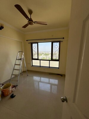 Room in 4 BHK Apartment at Konark Indrayu Enclave I, Mohammadwadi – for Sale