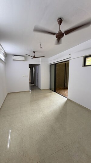 2 BHK Apartment For Sale in Lodha Lakeshore Greens, Dombivli East