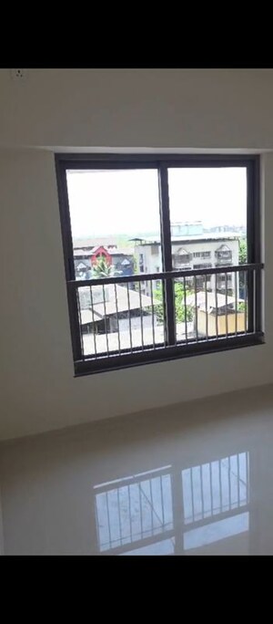 Room in 3 BHK Apartment at Kalpataru Srishti Namaah, Mira Road – for Rent