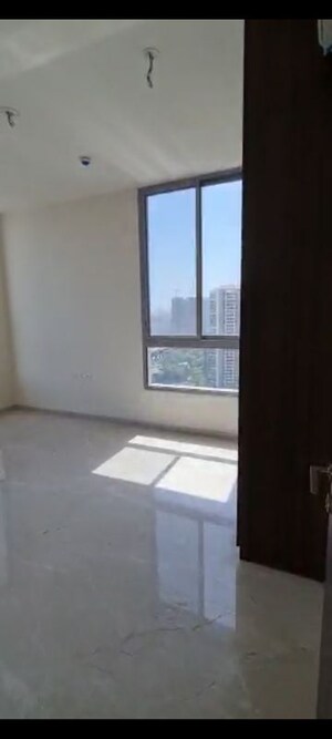 Room in 3 BHK Apartment at Piramal Vaikunth, Balkum Pada – for Sale
